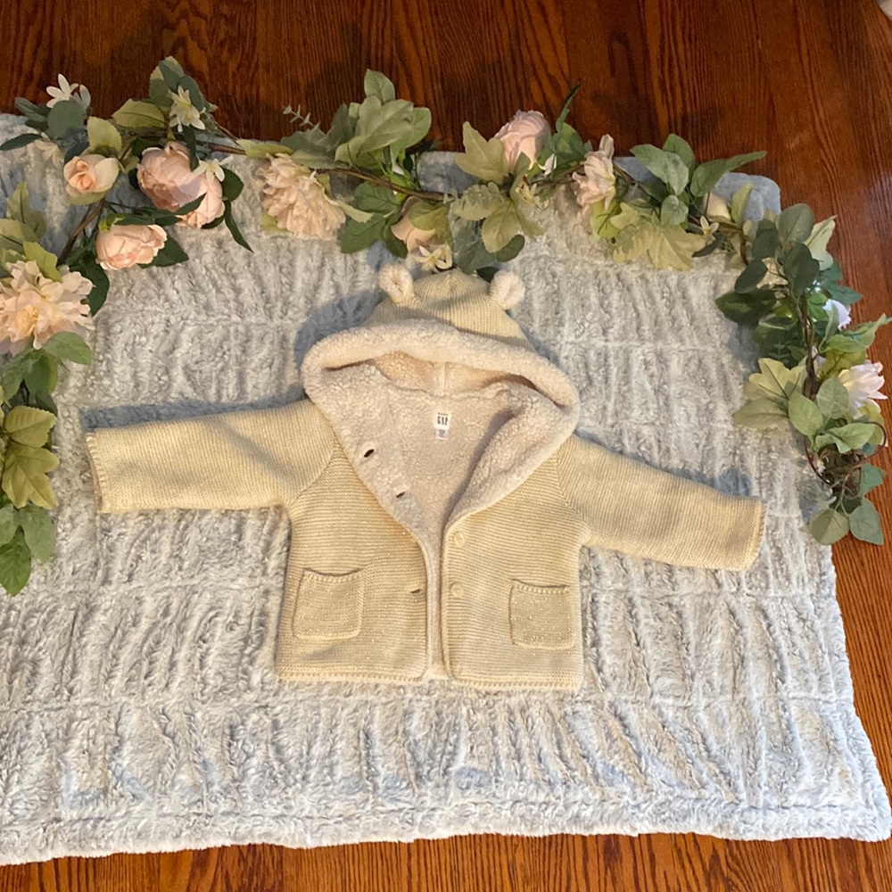 Gap baby girl size 12-18 months sweater jacket with hood